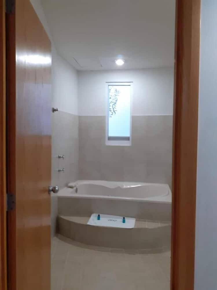 Ceo Hotel